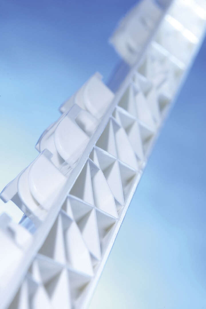 KANTRIE Weidezaunpfahl aus Kunststoff mit Doppeltritt